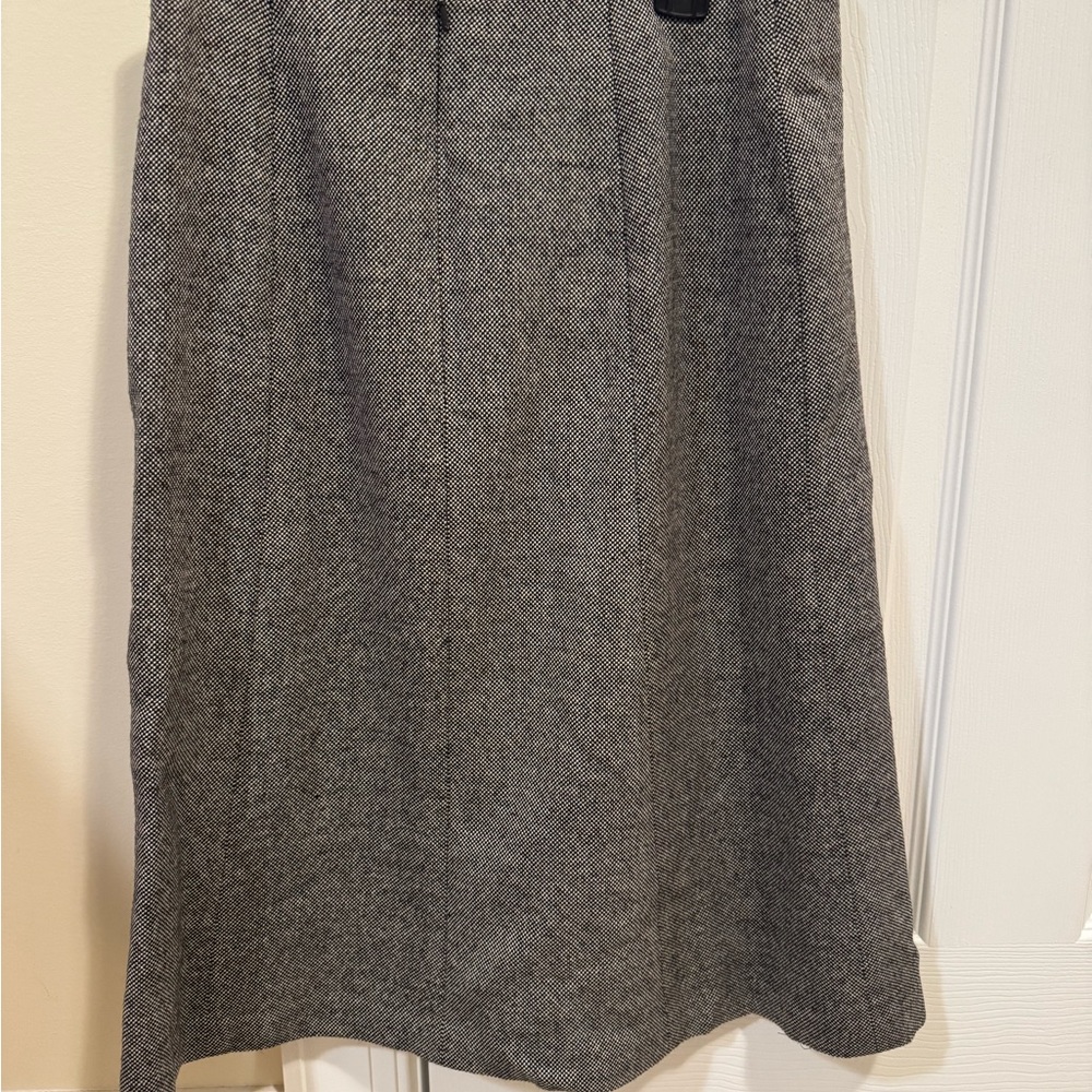 Elegant Gray Women's Pencil Skirt, size petite 4. Elegant, Office wool.